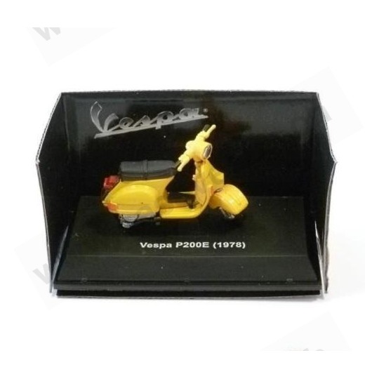 Miniature 1:32 Vespa P200E...